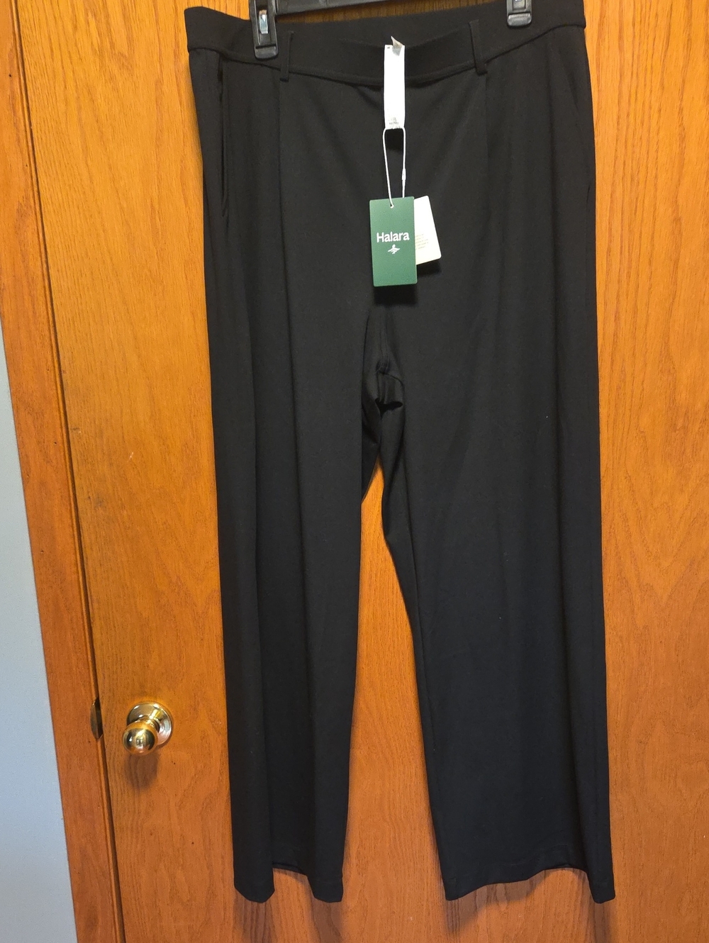 HALARA Women's Black Straight-Leg Stretch Pants